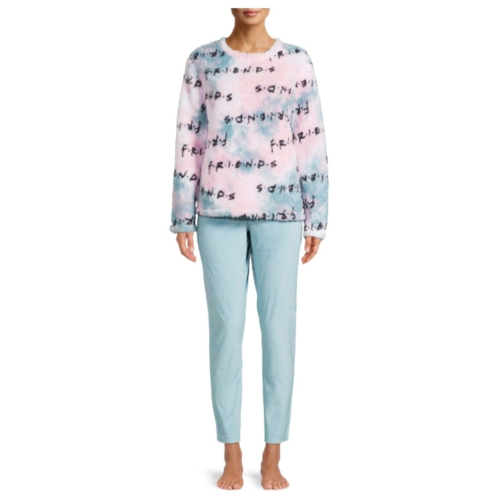 NWT Woman's Friends 2 Piece Sleepwear Set